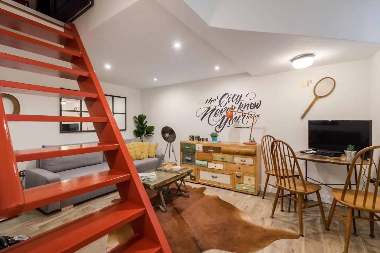 Megszunt-Bohemic Style Apartment With Jacuzzi & Terrace Budapest