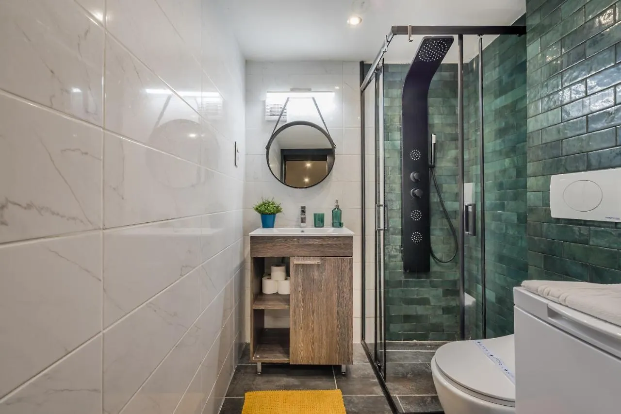 Megszunt-Bohemic Style Apartment With Jacuzzi & Terrace Budapest
