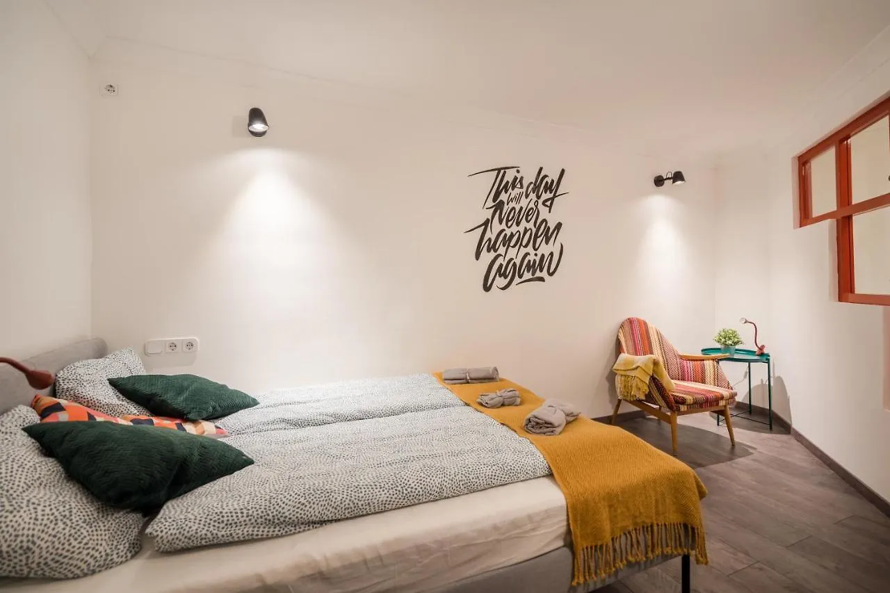 Megszunt-Bohemic Style Apartment With Jacuzzi & Terrace Budapest 0*,