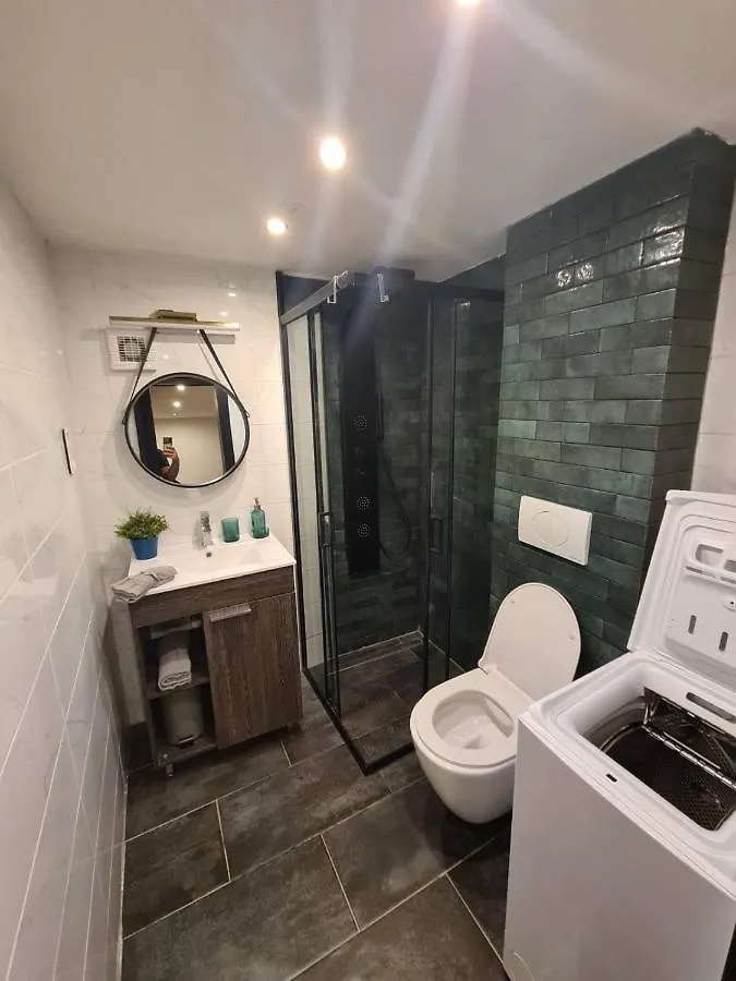 Megszunt-Bohemic Style Apartment With Jacuzzi & Terrace Budapest