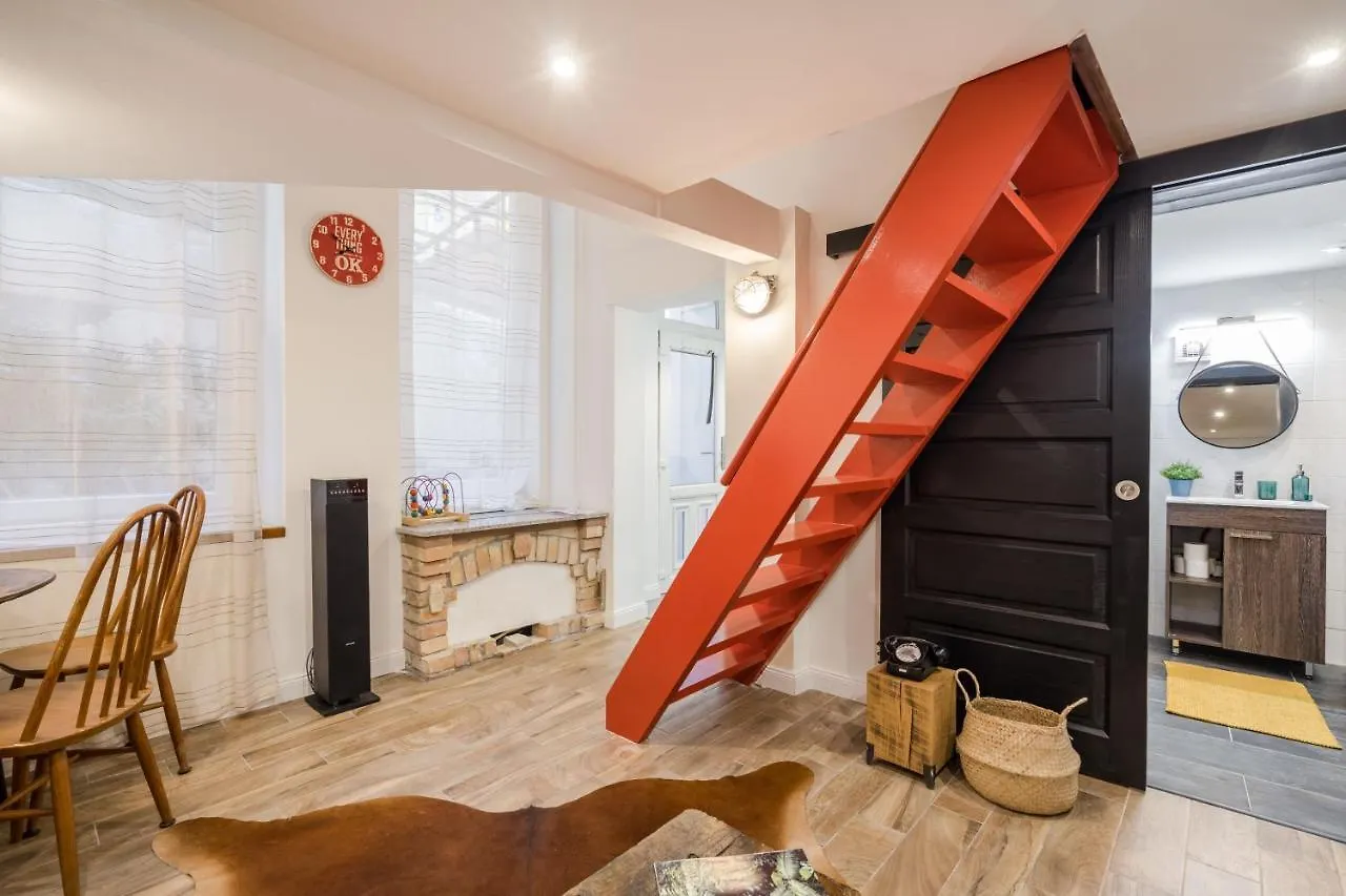 Megszunt-Bohemic Style Apartment With Jacuzzi & Terrace Budapest